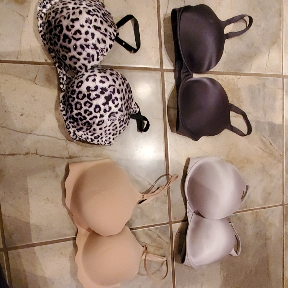 Victoria's secret 34DD bra